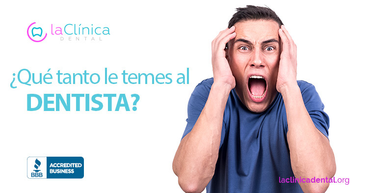 Man with a shocked expression holding his head, text overlay asking "¿Qué tanto le temes al DENTISTA?" emphasizing dental anxiety, related to blog on overcoming fears of the dentist.